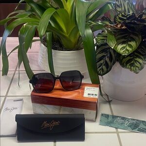 🆕Maui Jim Gradient Black Sunglasses
